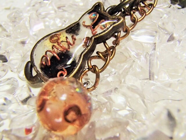 オルゴナイト/キーホルダー/三毛猫 | iichi 日々の暮らしを心地よく