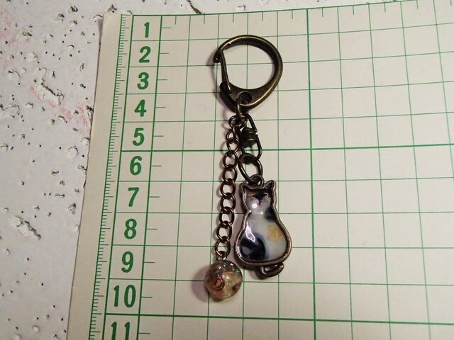 オルゴナイト/キーホルダー/三毛猫 | iichi 日々の暮らしを心地よく