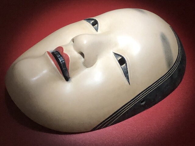 能面「小面」 | iichi 日々の暮らしを心地よくするハンドメイドや