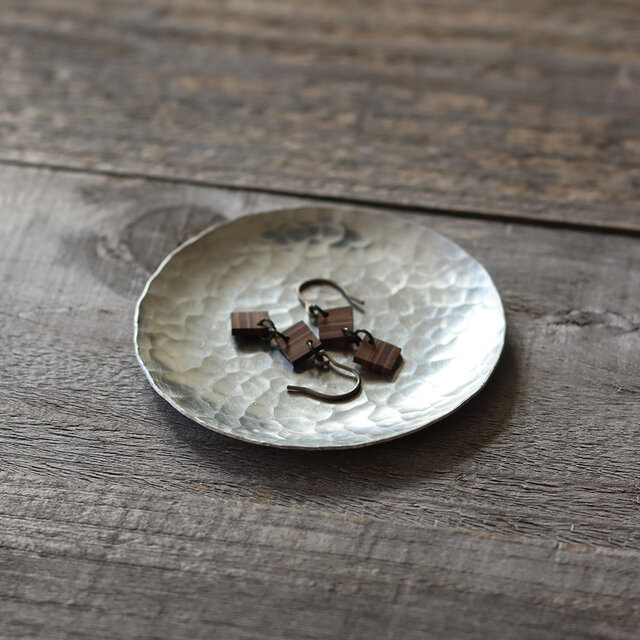 鎚目模様の豆皿 [ 錫銀 ] | iichi 日々の暮らしを心地よくする