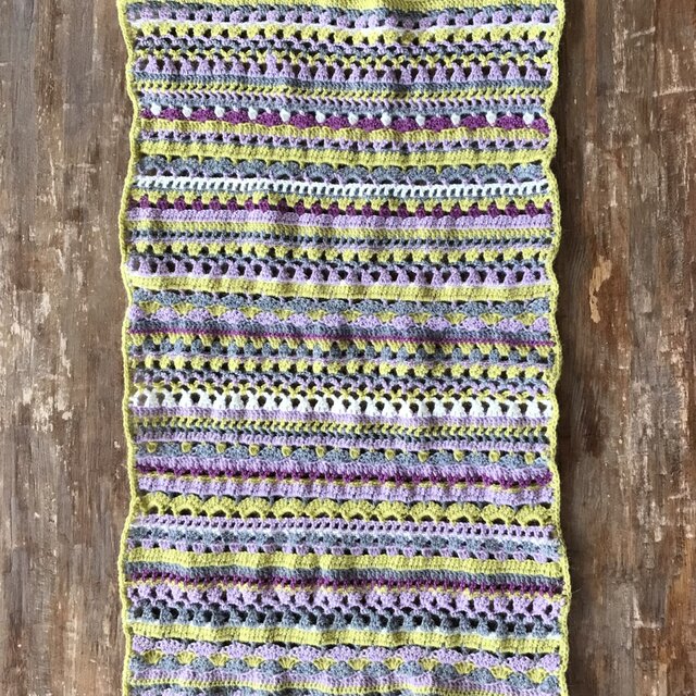 スパイシーブランケット ウール かぎ針編みのミニブランケット（マルチ