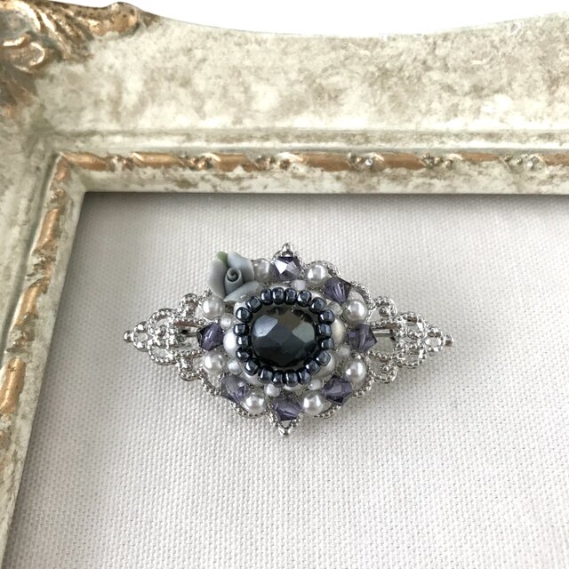 アンティーク調 チェコガラスとクリスタルガラス の モチーフ ブローチ