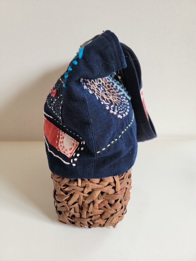 古布 手作り 国産山葡萄 底籠バック 古布 藍染 刺し子 | iichi 日々の