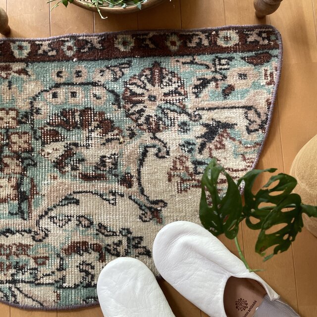 トルコヴィンテージラグ ハーフラウンド 45×75 半月 クリーム