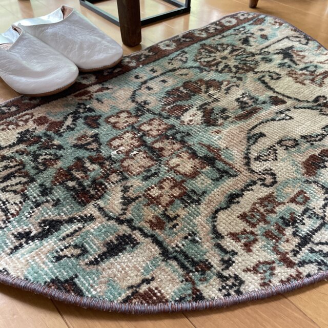 トルコヴィンテージラグ ハーフラウンド 45×75 半月 クリーム