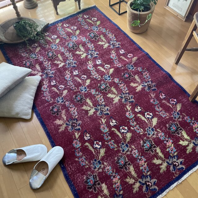 トルコヴィンテージラグ えんじボルドー 大きなボタニカル柄 102×171