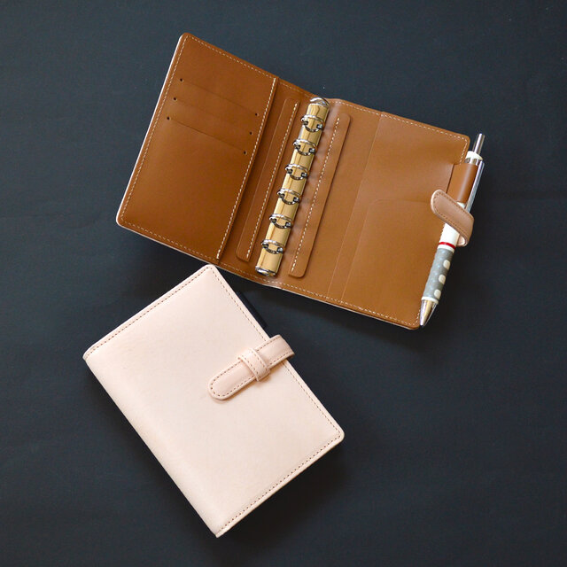 にこにこママページ【ヌメ革】M5システム手帳 ひねり錠 ブラック