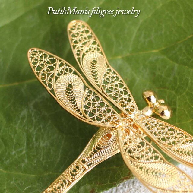 トンボ・蜻蛉のブローチ・銀線細工の羽の透かしが美しい/24K18K