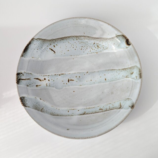 白萩釉流しがけ中皿 【手仕事 民藝 和 陶器】 | iichi 日々の暮らしを
