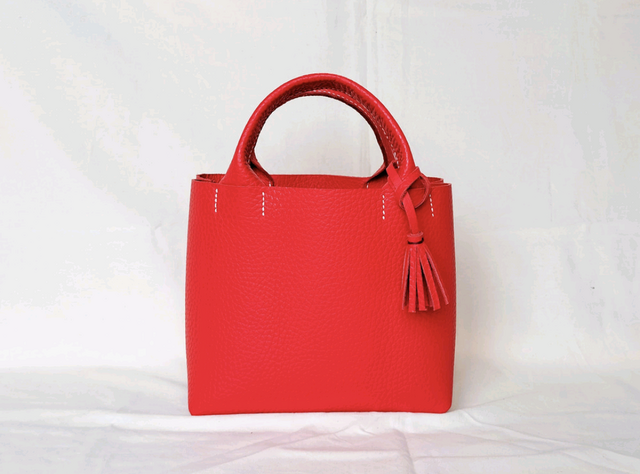 イタリアンレザー】手縫いのミニトートバッグ（コンパクト/シンプル