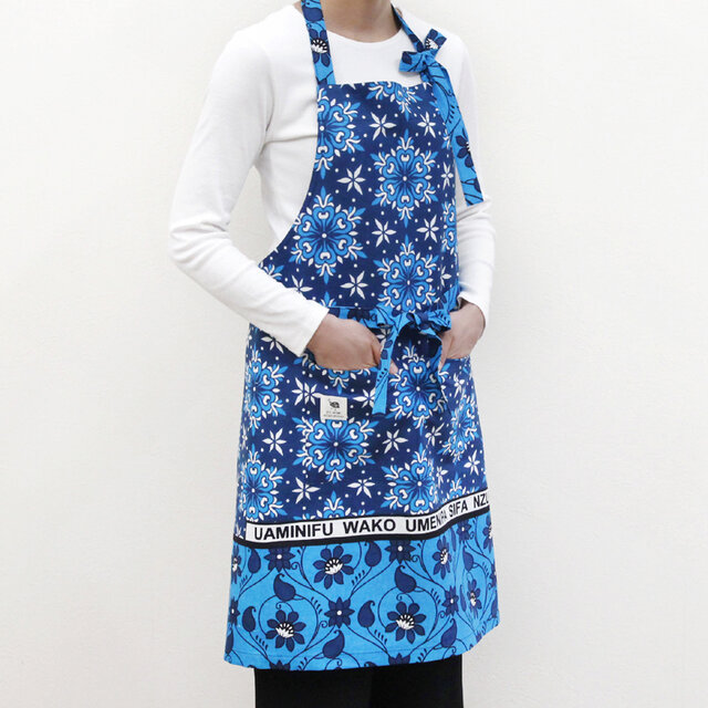 カンガのエプロン（ アラベスク ）アフリカ布 アフリカンプリント