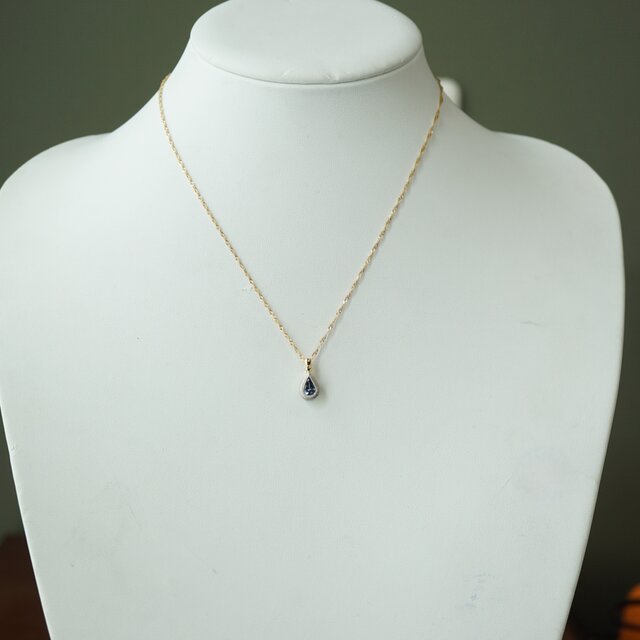 未使用 モルガナイト K18 ペンダントトップ ペアシェイプ 未使用