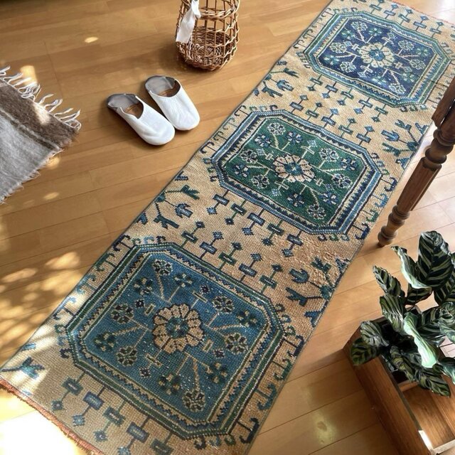 56×187 ロングランナーラグ 大きなボタニカル柄 トルコヴィンテージ