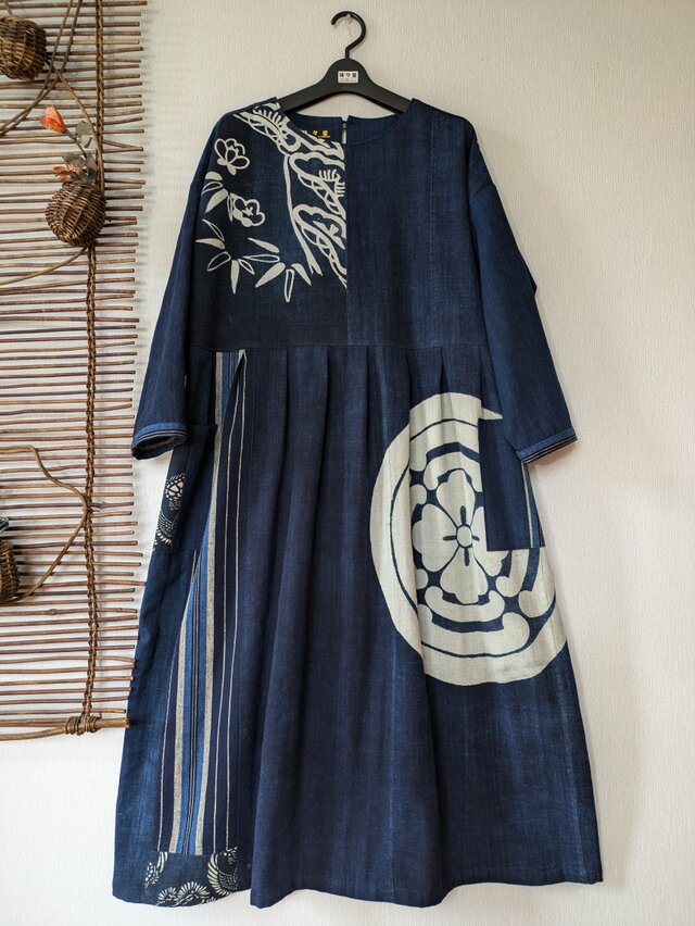 古布リメイク 筒描き＋家紋のロングワンピース 古布藍染 縞木綿 時々堂