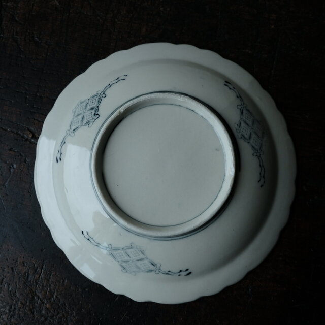 特価¥1000→¥500】庭園の絵◇縁に寿。瀬戸焼 黒染付印判波縁中皿 骨董