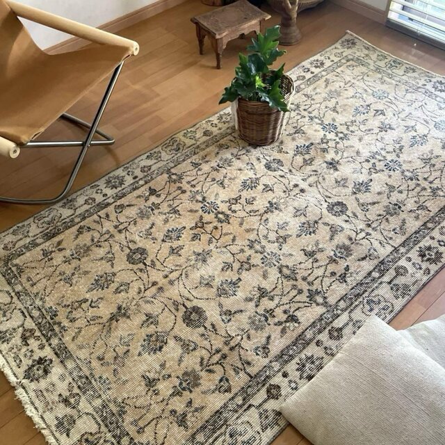 113×207花や実 淡いベージュ×クリーム×ブラウン トルコヴィンテージ