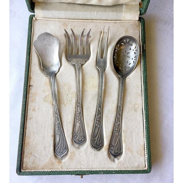 ミニャルディーズ アールヌーボー装飾 ヤドリギ サーバー とりわけ