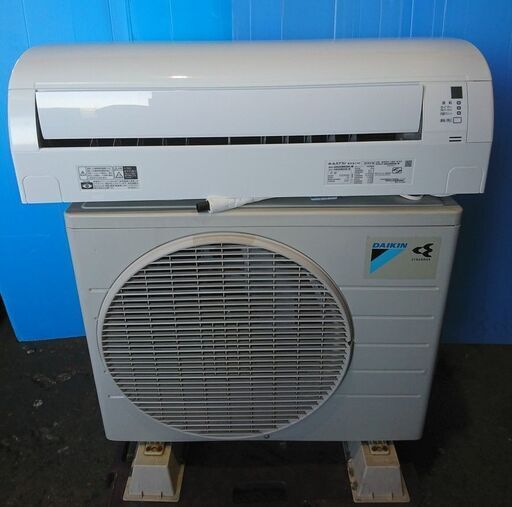 ダイキン ルームエアコン AR22WESK-W（2019年製）室内機と室外機付き
