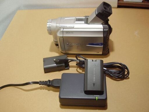 美品 箱付き パナソニック デジタル ビデオカメラ NV-DS9 概要 液晶