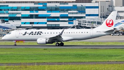 JA249J - Embraer E190STD [19000735] - Flightradar24