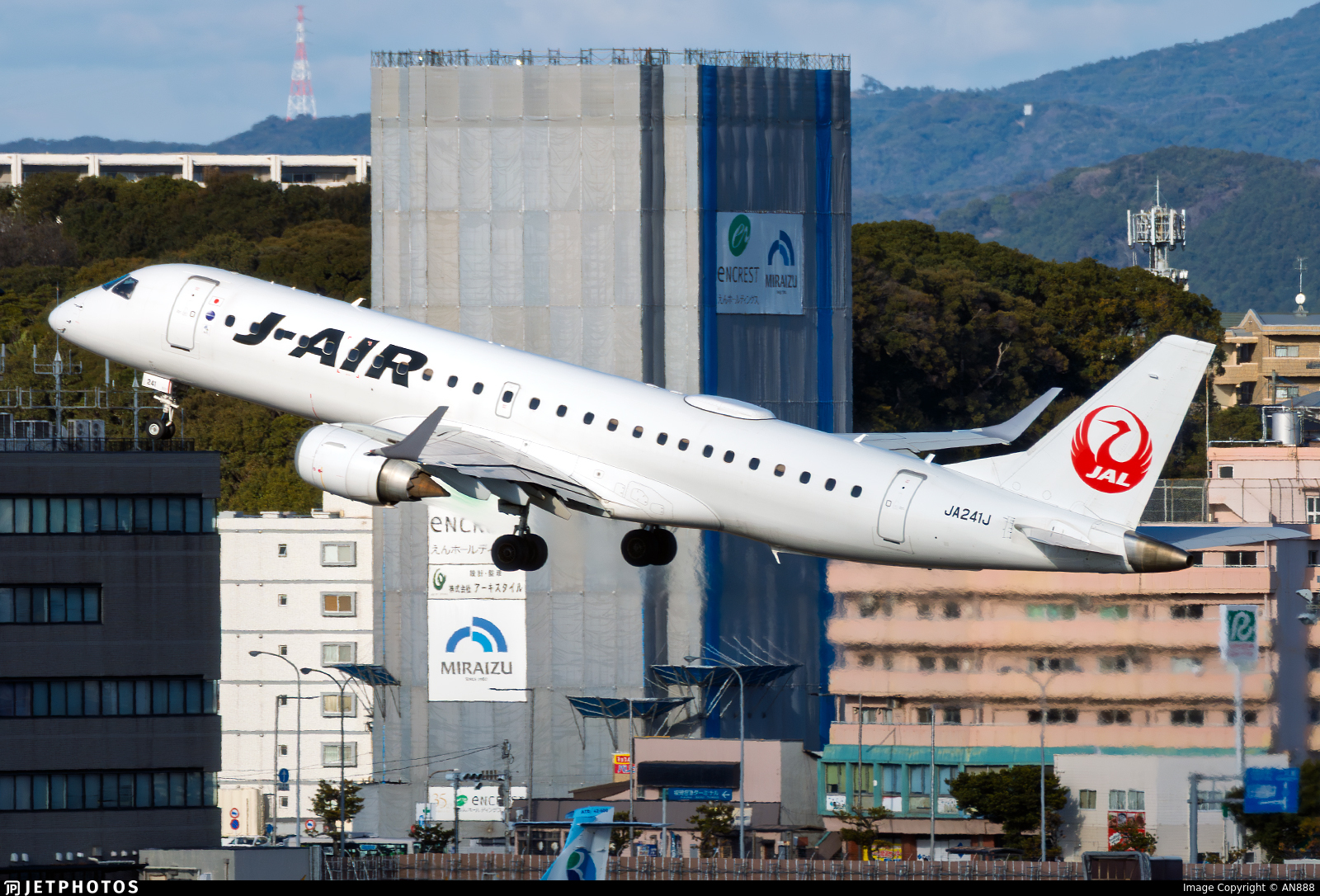 JA241J | Embraer ERJ-190-100STD | J-Air | AN888 | JetPhotos