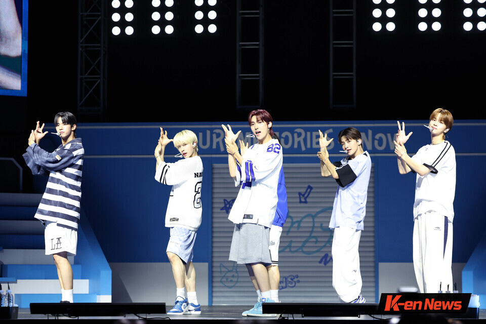 TWS Makes a Refreshing Comeback with 'SUMMER BEAT!' < Boy Group