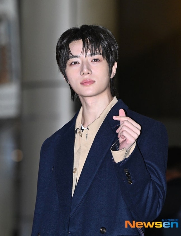 PHOTO】TOMORROW X TOGETHER ボムギュ、スケジュールのため日本へ