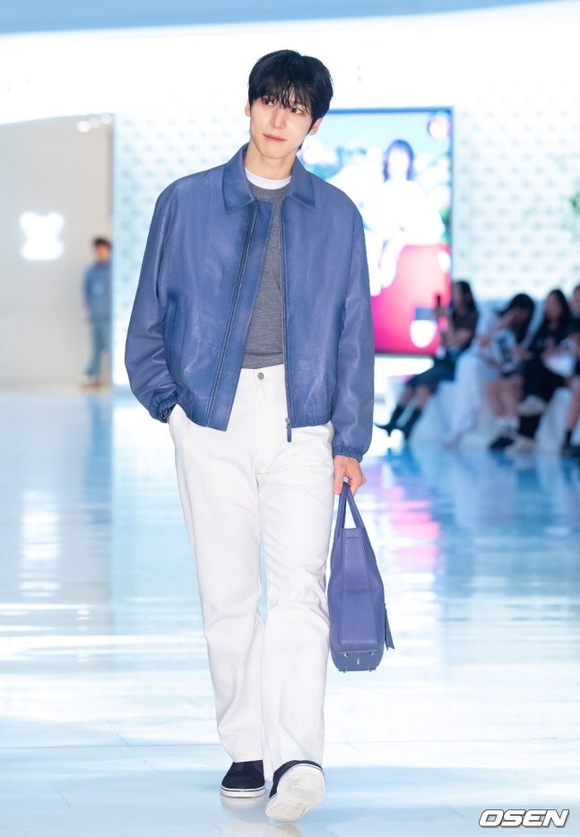 PHOTO】ATEEZのYUNHO＆THE BOYZ ヨンフン＆Girl's Day ヘリ