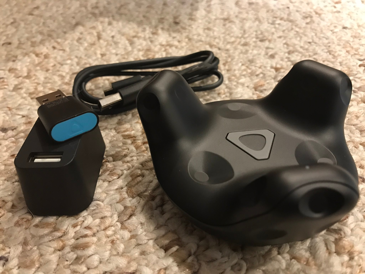 HTC Announces Release Dates, Pricing For Vive Tracker, Deluxe Head