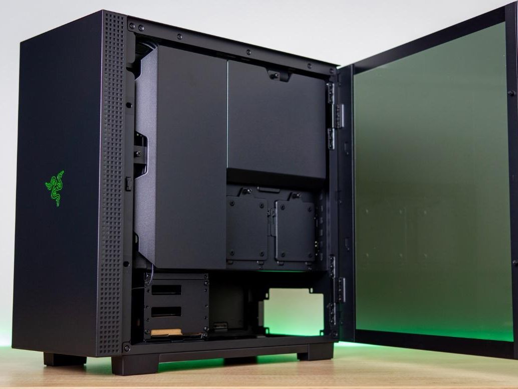 Razer Tomahawk ATX Review: If You Must Own a Razer Case | Tom's