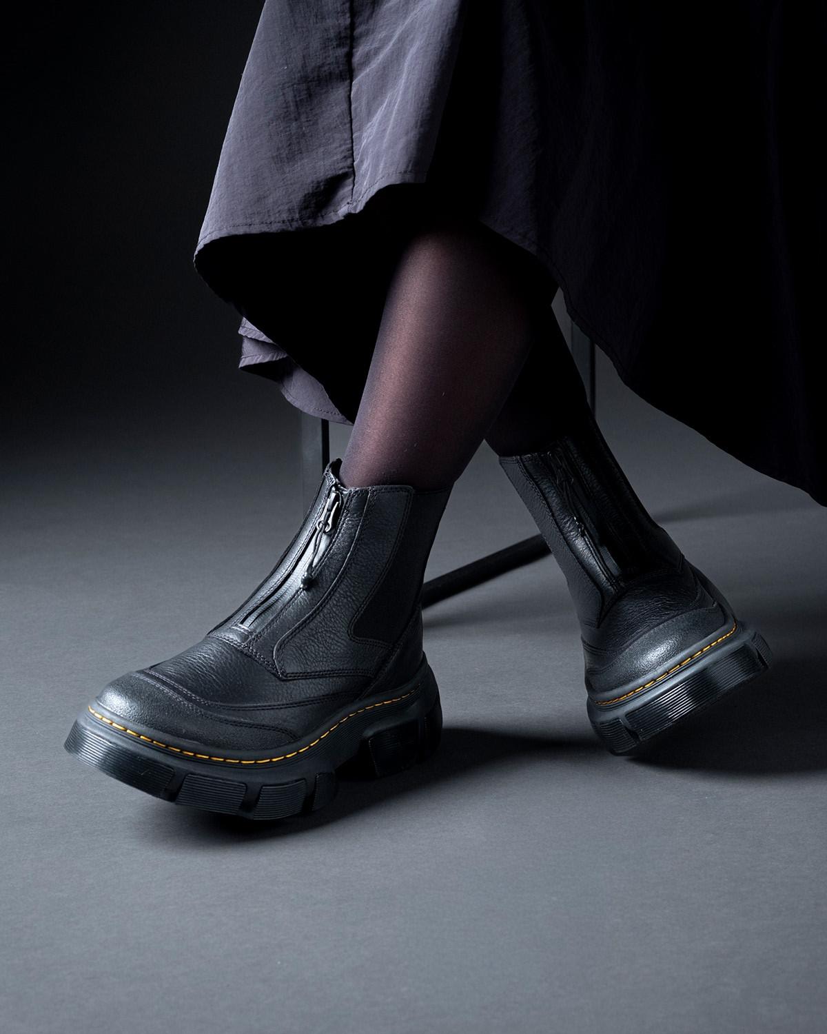 DMXL Zip Chelsea leather boots in Black | Dr. Martens