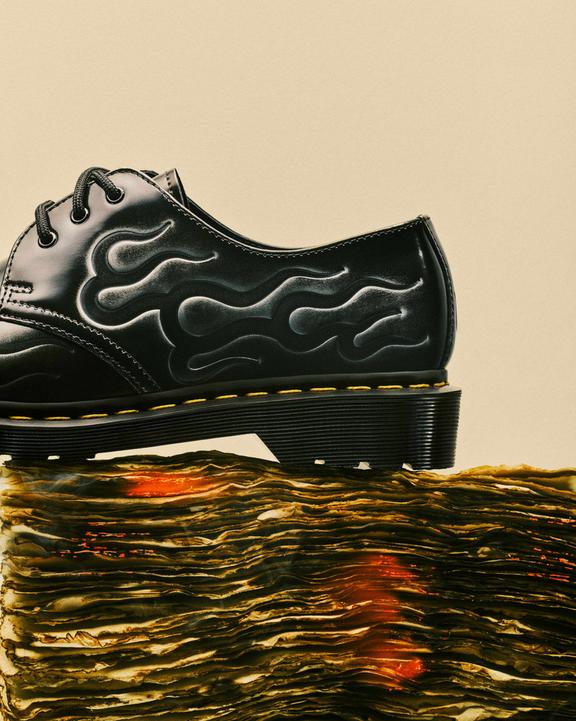 1461 INFERNO in Silver | Dr. Martens