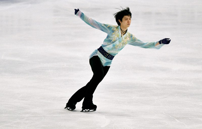 羽生結弦、まさかの3位 軍神に思い込めた頂点逃す 世界フィギュア
