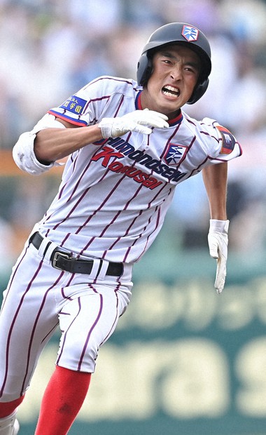 準Vの下関国際、打率5割の1番・赤瀬が意地の一打 夏の甲子園 | 毎日新聞