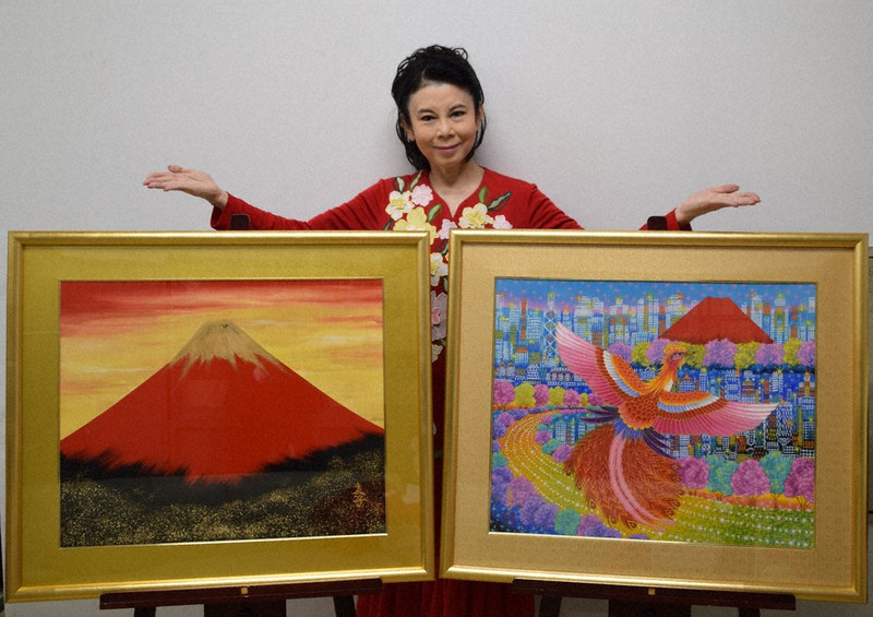 あいはらさん、赤富士絵画展 水戸・22日まで ／茨城 | 毎日新聞