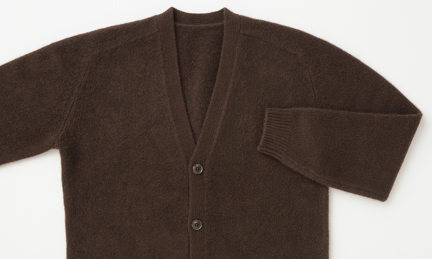 洋服好きの間で密かに話題を呼ぶ「田中さんのカシミヤセーター」