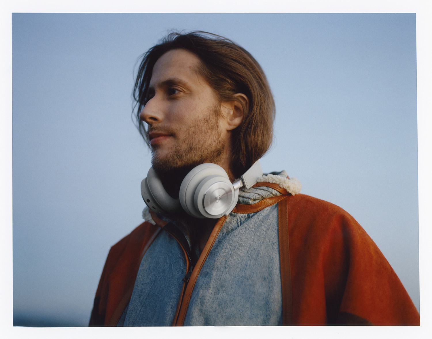 サウンドと旅のユニークなつながりを探求した、RIMOWA × Bang