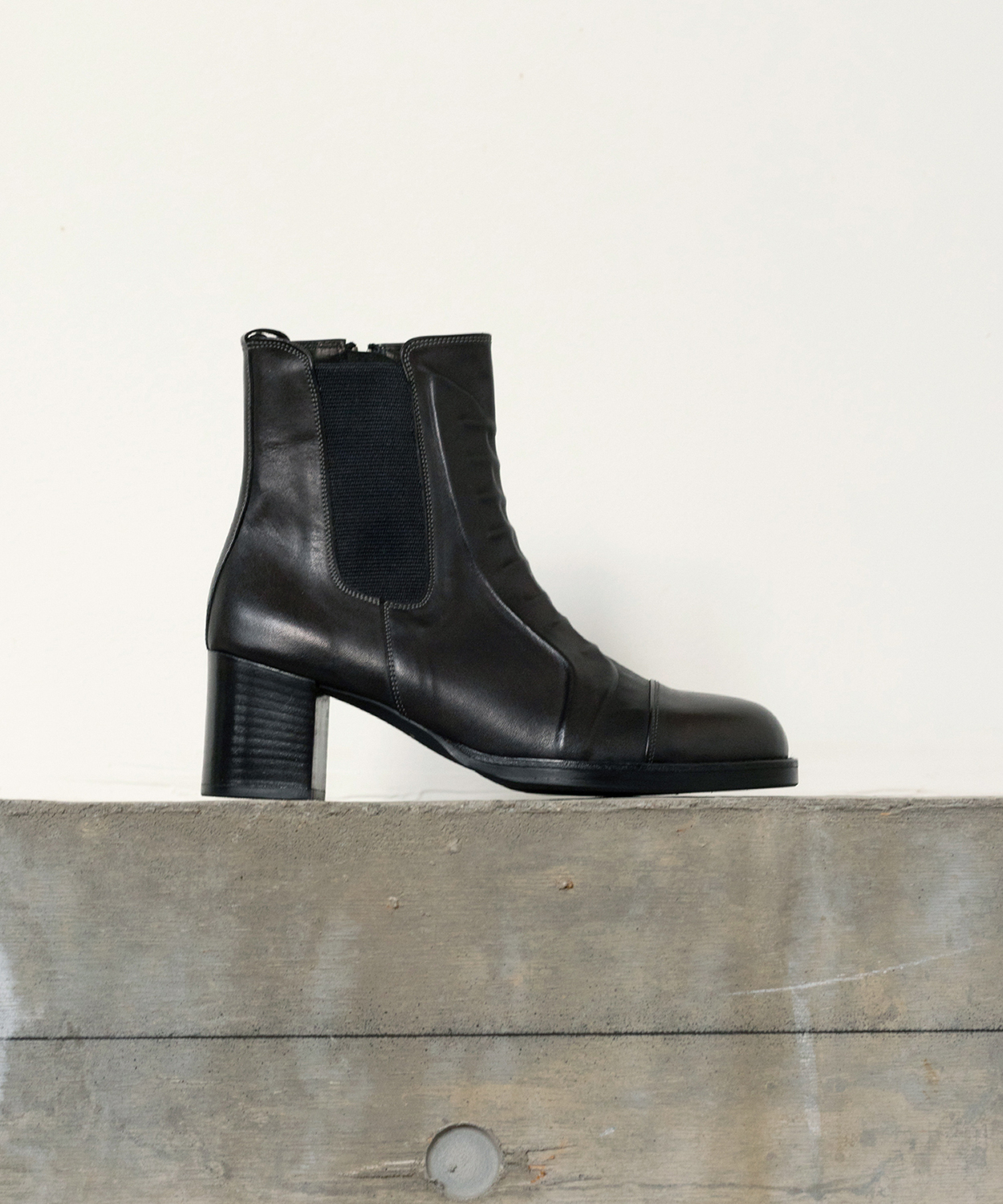 Atelier MIHARA YASUHIROから”炙り出し”革靴の新作がリリース