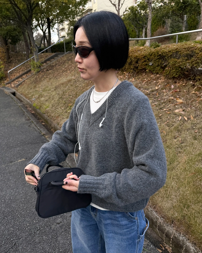 Vネックルーズフィットニット | ファッション通販サイト NUGU