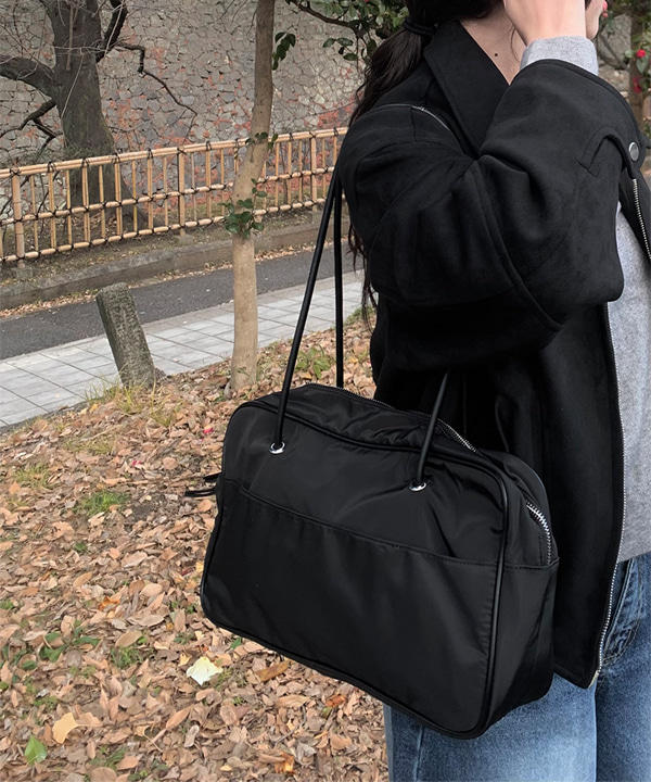 ナイロンシンプルスクエアショルダーバッグ | ファッション通販サイト NUGU