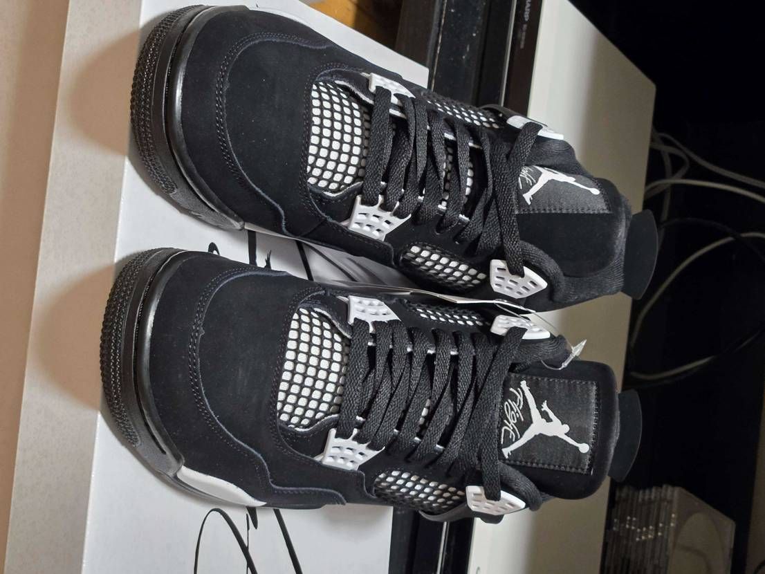 ナイキ エアジョーダン4 レトロ 