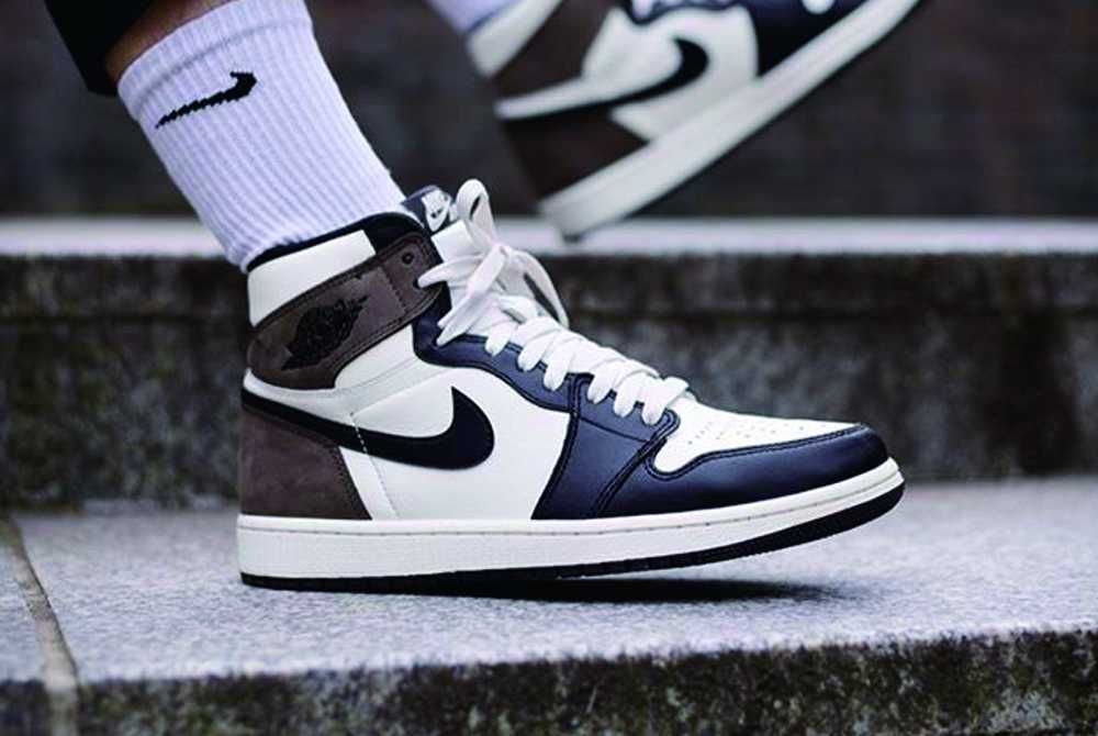 スニダンで購入可】NIKE AIR JORDAN 1 HIGH OG SAIL/DARK MOCHA-BLACK