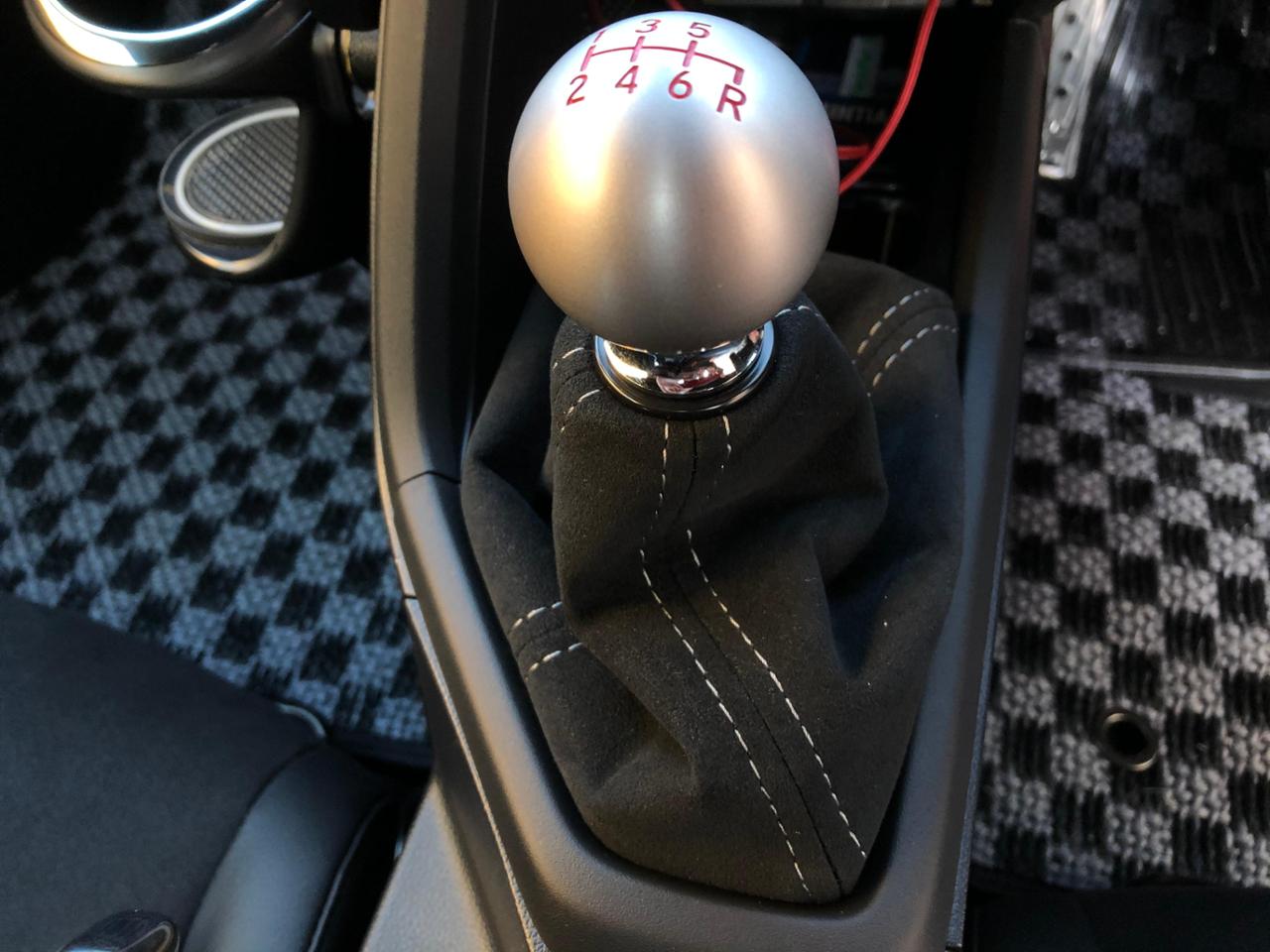 ホンダ(純正) グレーステッチ アルカンターラ シフトブーツ のパーツ