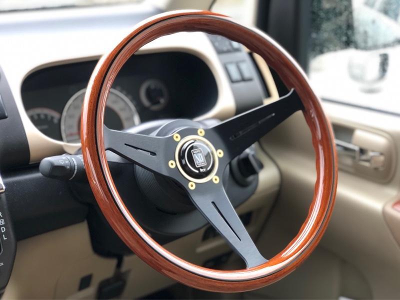 NARDI CLASSIC WOOD ウッド＆ブラックスポーク のパーツレビュー