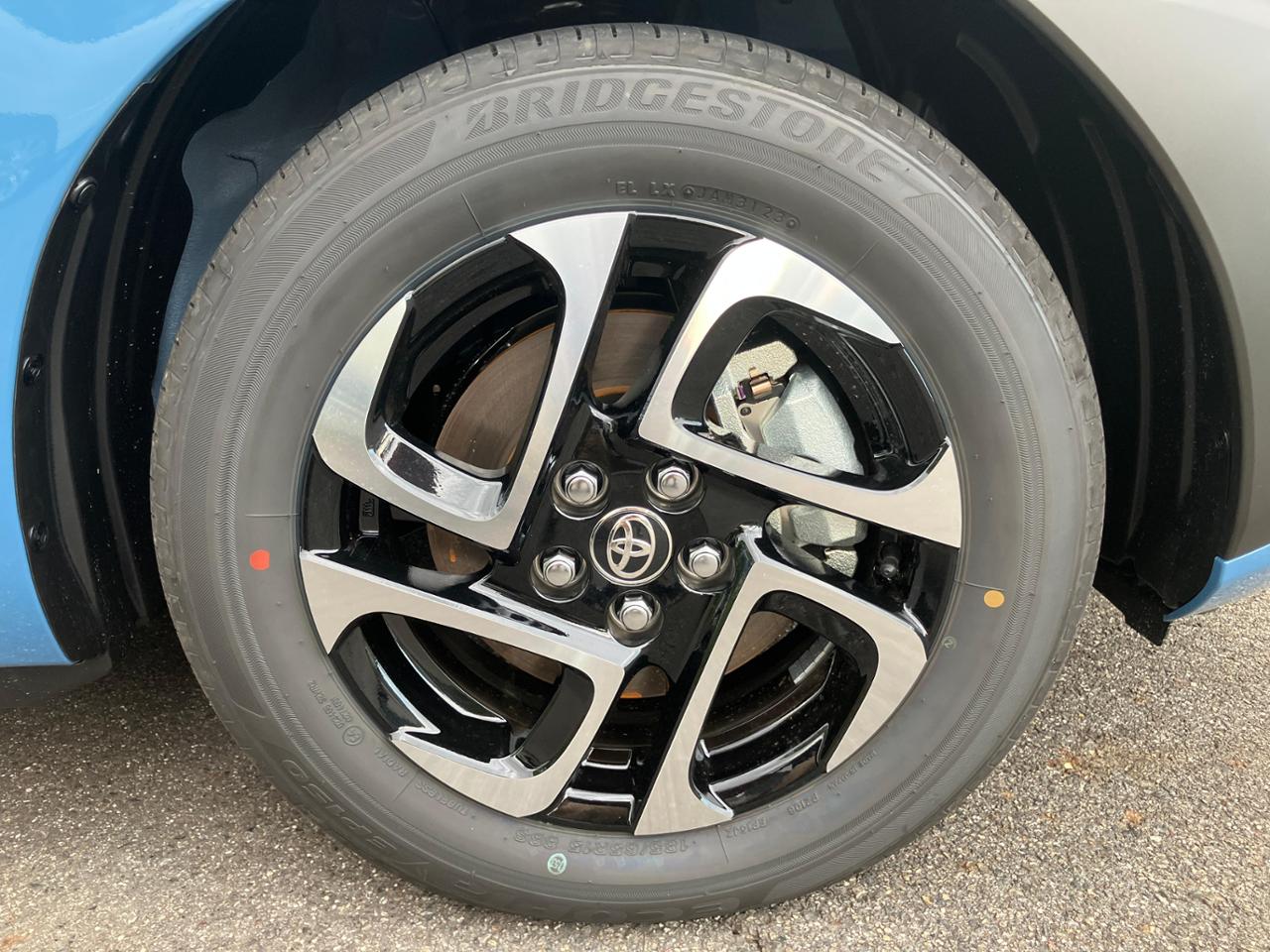 トヨタ(純正) トヨタ純正アルミホイール のパーツレビュー | シエンタ