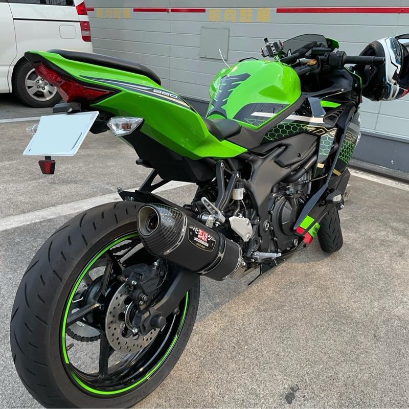 ヨシムラ 機械曲R-77S サイクロン カーボンエンド 政府認証 のパーツ