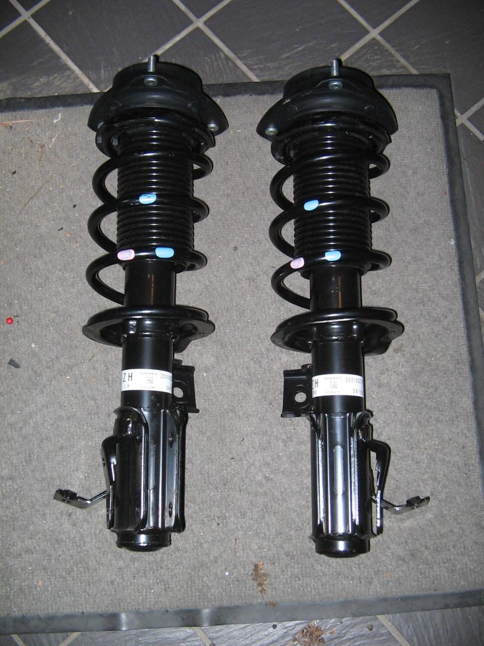 トヨタ(純正) GR86 アプライドD 純正ショック (再レビュー)のパーツ