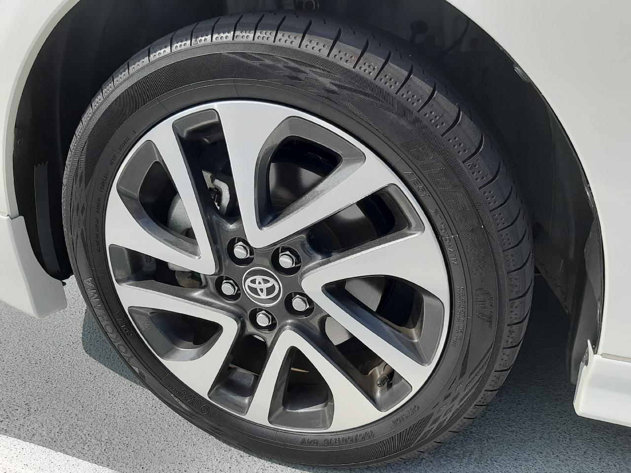 トヨタ(純正) シエンタ純正アルミホイール のパーツレビュー