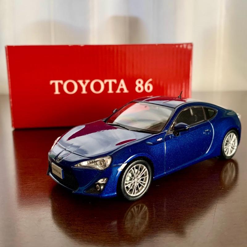 トヨタ(純正) 86ミニカー(ギャラクシーブルーシリカ) のパーツレビュー