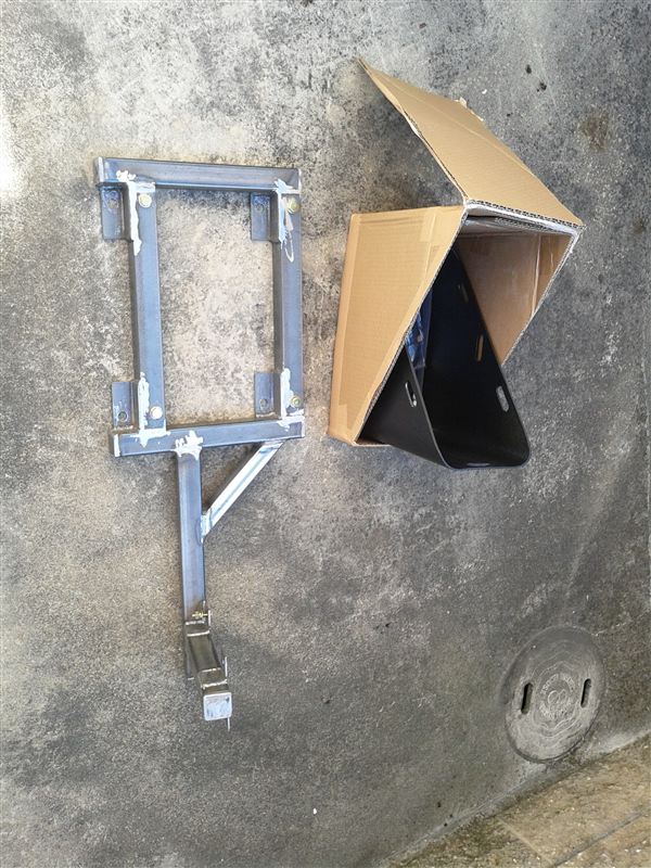 ジェリ缶ホルダ（トヨタ FJクルーザー・GSJ15W）by hiko be - みんカラ